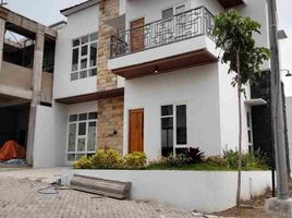 3 Bedroom Villa for sale in Surabaya, East Jawa, Lakarsantri, Surabaya