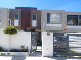 3 Bedroom House for sale in Tungurahua, Huachi Grande, Ambato, Tungurahua