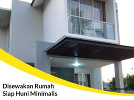 4 Kamar Rumah for rent in Lakarsantri, Surabaya, Lakarsantri