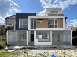 4 Habitación Casa en venta en Loja, Loja, Loja, Loja