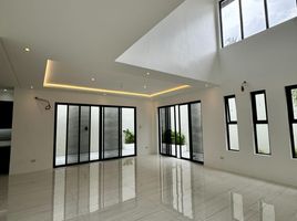 5 Bedroom House for sale in Paranaque City, Southern District, Paranaque City