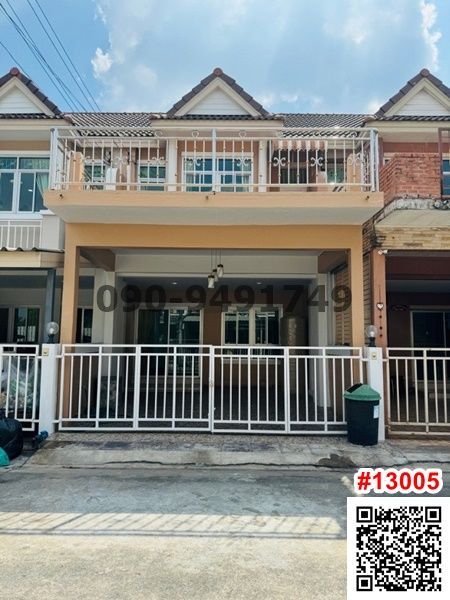 3 Bedroom Townhouse For Rent In Tha Raeng, Bangkok