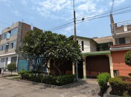 5 chambre Maison for sale in Ate, Lima, Ate