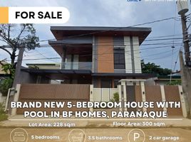 5 Habitación Adosado en venta en BF Homes Executive Village, Las Pinas City