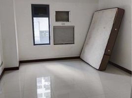  Departamento en venta en Santolan–Annapolis MRT-3, Quezon City, San Juan City