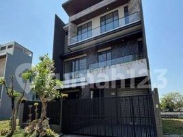 6 Kamar Rumah for sale in Lakarsantri, Surabaya, Lakarsantri