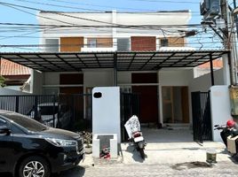 4 Kamar Rumah for sale in Surabaya, East Jawa, Rungkut, Surabaya