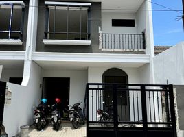 4 Bedroom House for sale in Gunung Anyar, Surabaya, Gunung Anyar