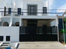 5 Bedroom House for sale in Gunung Anyar, Surabaya, Gunung Anyar