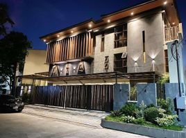 6 Bedroom House for sale in Paranaque City, Southern District, Paranaque City