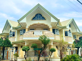 7 Bedroom Villa for sale in Metro Manila, Las Pinas City, Southern District, Metro Manila