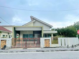 4 Bedroom House for sale in Teja, Kampar, Teja