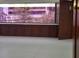 286 m² Office for rent in Basilica of the National Vow, Quito, Quito, Quito