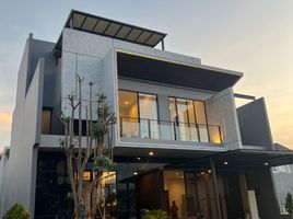 5 Kamar Vila for sale in Lakarsantri, East Jawa, Lakarsantri, Surabaya, East Jawa, Indonesia