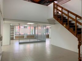 300 SqM Office for rent in Bare Foot Park (Parque de los Pies Descalzos), Medellin, Medellin