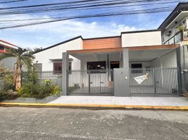 4 Bedroom Villa for sale in Southern District, Metro Manila, Las Pinas City, Southern District