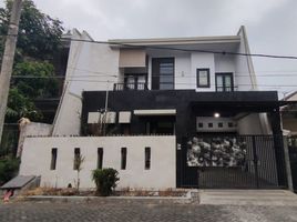 4 Bedroom House for sale in East Jawa, Mulyorejo, Surabaya, East Jawa