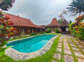 5 침실 주택을(를) Depok, 슬레먼에서 판매합니다., Depok