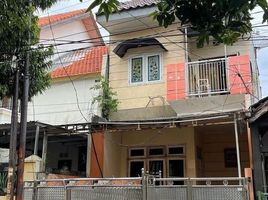 4 Bedroom House for sale in East Jawa, Dukuhpakis, Surabaya, East Jawa