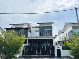 4 Bedroom House for sale in Labu, Sepang, Labu