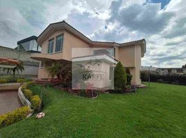 3 Bedroom House for sale in Conocoto, Pichincha, Conocoto