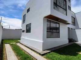 3 Bedroom House for sale in Conocoto, Quito, Conocoto