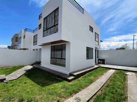 3 Bedroom House for sale in Conocoto, Quito, Conocoto