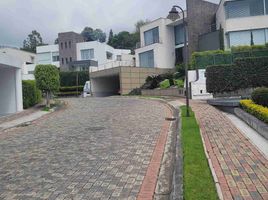 3 Bedroom House for sale in Nayon, Quito, Nayon