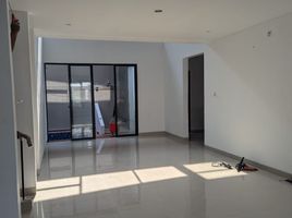 4 Bedroom Villa for sale in Ciputat, Tangerang, Ciputat