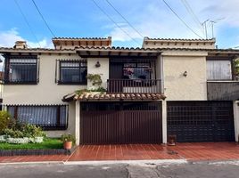 4 Bedroom Villa for sale in Bogota, Cundinamarca, Bogota