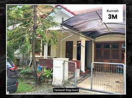 4 Bedroom House for sale in East Jawa, Lakarsantri, Surabaya, East Jawa