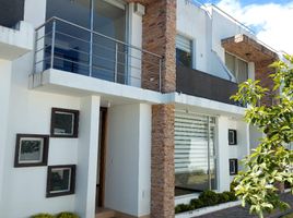 3 Bedroom House for sale in Tumbaco, Pichincha, Tumbaco