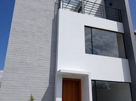 3 Bedroom House for sale in Conocoto, Pichincha, Conocoto
