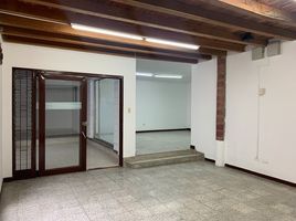 300 m² Office for rent in Parque de los Pies Descalzos, Medellín, Medellín