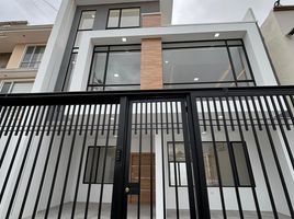 4 Habitación Villa en venta en Loja, Loja, Loja, Loja