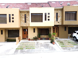 3 Bedroom Villa for sale in Banos, Cuenca, Banos