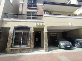 4 Bedroom Villa for sale in Gilmore LRT-2, Quezon City, Quezon City