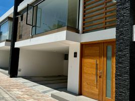 3 Bedroom House for sale in Tumbaco, Pichincha, Tumbaco