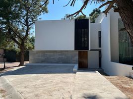 4 침실 주택을(를) Zapopan, 할리 스코에서 판매합니다., Zapopan