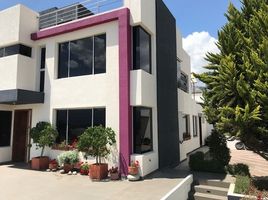 3 Bedroom House for sale in Nayon, Quito, Nayon