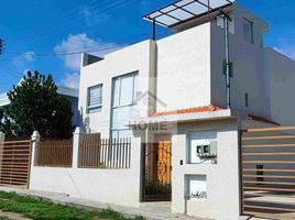 3 Bedroom House for sale in Conocoto, Pichincha, Conocoto