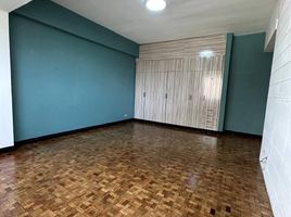 3 chambre Condominium for rent in Santolan–Annapolis MRT-3, Quezon City, San Juan City