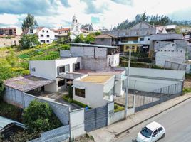 2 Bedroom Villa for sale in Casa del Sombrero Alberto Pulla Crafts Market, Cuenca, Cuenca, Cuenca