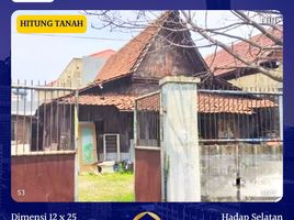  Rumah for sale in Wonocolo, Surabaya, Wonocolo