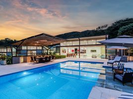 10 Bedroom Villa for rent in Antioquia, Guatape, Antioquia