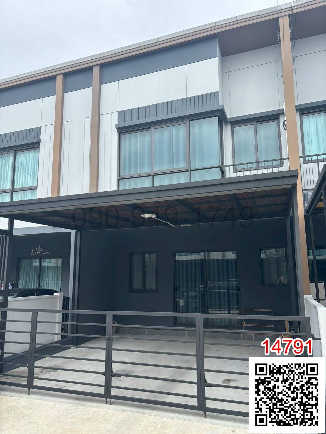 3 Bedroom Townhouse For Rent In Sao Thong Hin, Nonthaburi