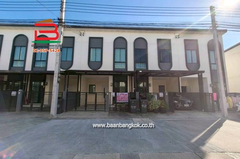 3 Bedroom Townhouse For Rent In Lat Sawai, Pathum Thani