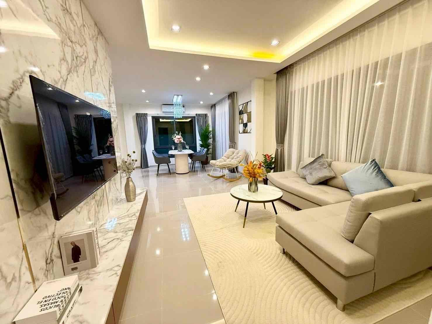 4 Bedroom Villa For Rent In Bang Lamung, Chon Buri