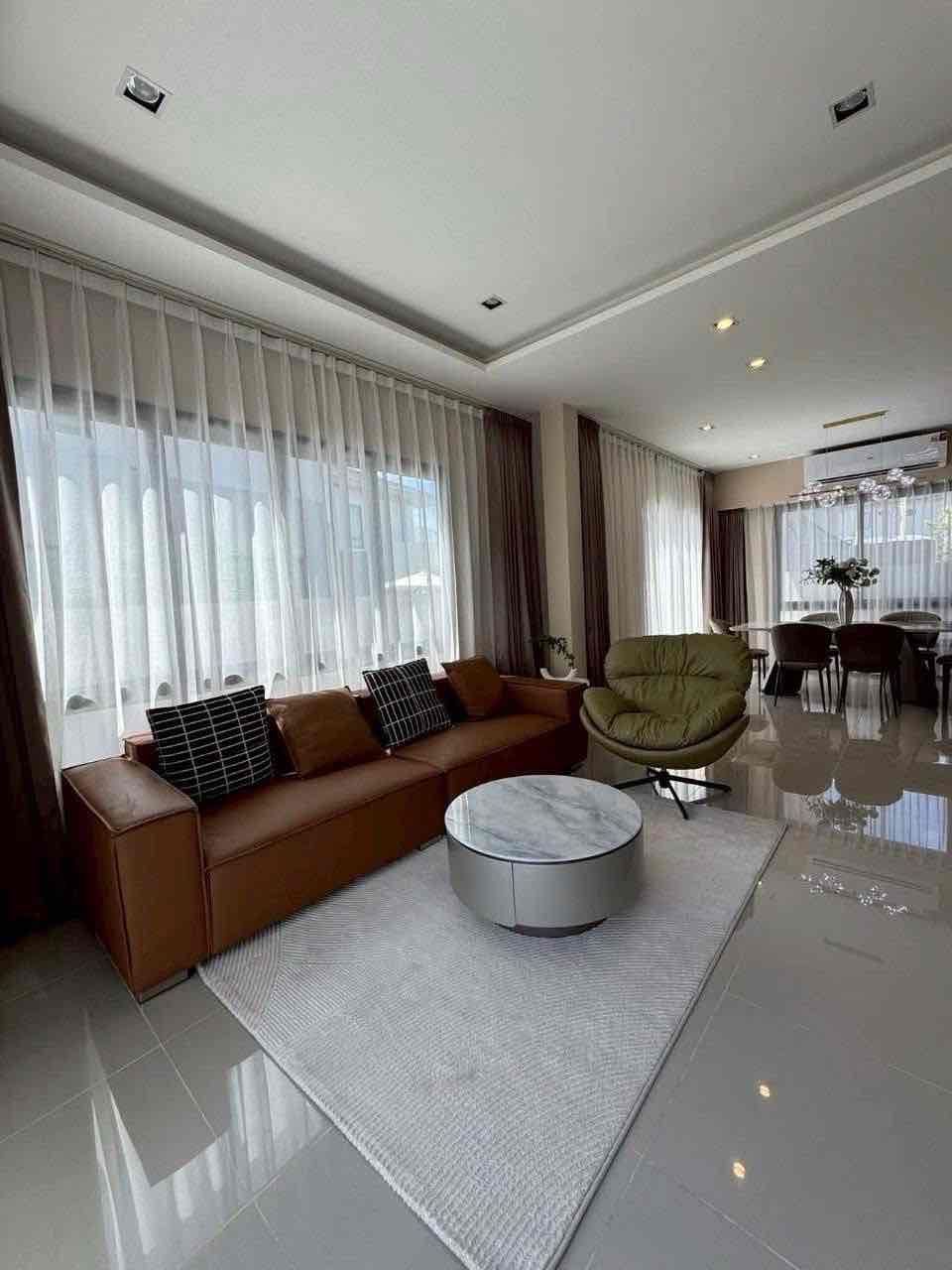 4 Bedroom Villa For Rent In Bang Lamung, Chon Buri