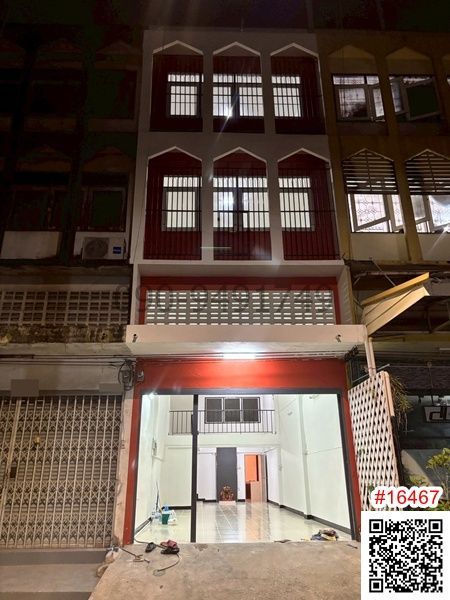 3 Bedroom Townhouse For Rent In Khan Na Yao, Bangkok